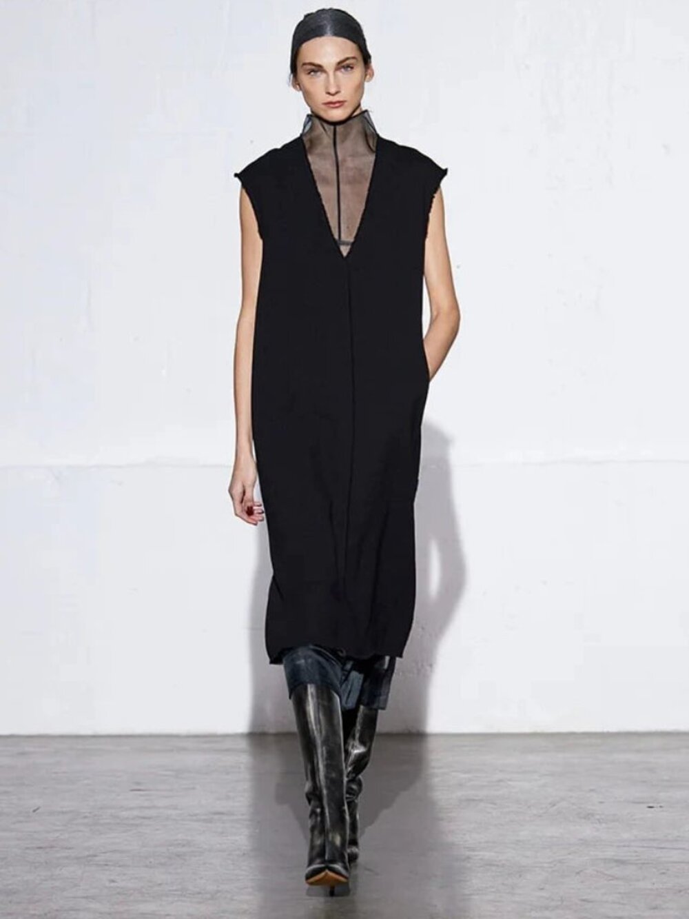 Tibi NWOT Melee Crepe V-Neck Dress With Organza Lining Black 2